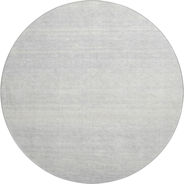 HomeRoots 8' Silver and Gray Striped Washable Round Rug - UV Protected, Durable, Pet & Kid Friendly Design! 668184