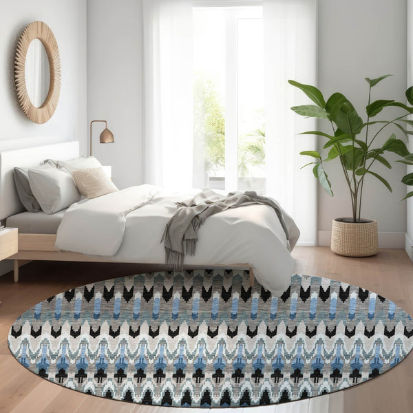 HomeRoots 8' Southwestern Washable Round Rug in Gray, Blue & Black – UV Protected, Stain Resistant, Durable Design 668244