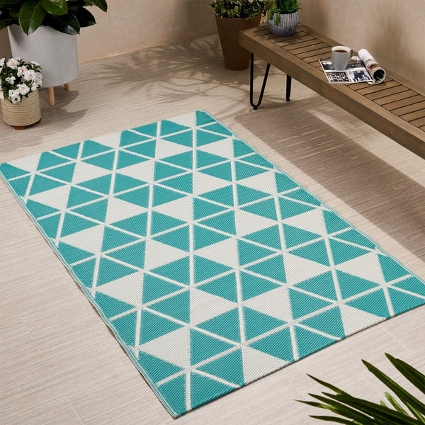 English Elm Christopher Knight Home® - HERRINGBONE Turquoise & White 4'x6' Handcrafted Polypropylene Rug - Durable PVC Strands, Low-Profile Finish 66832.00