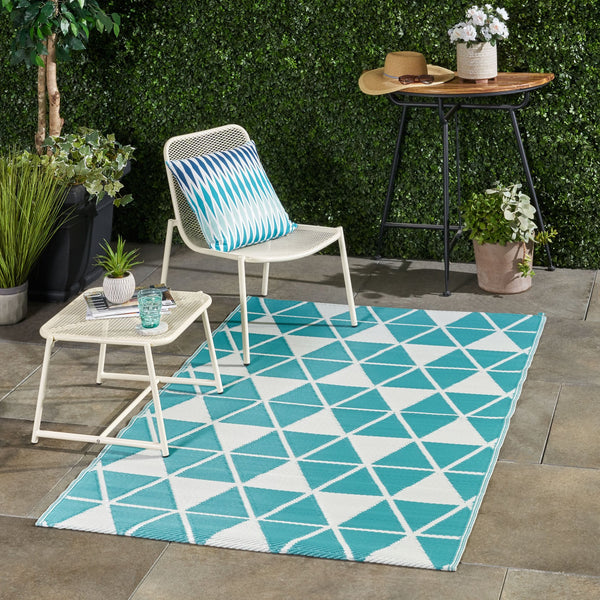 English Elm Christopher Knight Home® - HERRINGBONE Turquoise & White 4'x6' Handcrafted Polypropylene Rug - Durable PVC Strands, Low-Profile Finish 66832.00