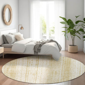 HomeRoots 8' Gold and Ivory Striped Washable Round Rug – UV Protected, Stain-Resistant, Perfect for Families! 668322