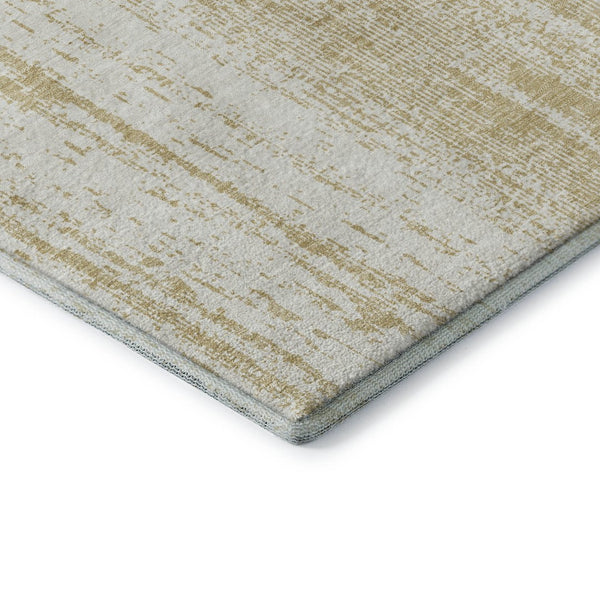 HomeRoots 8' Gold and Ivory Striped Washable Round Rug – UV Protected, Stain-Resistant, Perfect for Families! 668322