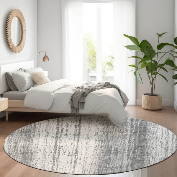 HomeRoots 8' Gray and Ivory Striped Washable Round Rug - Durable, UV-Protected, Ideal for Kids & Pets! 668328