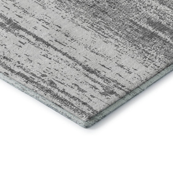 HomeRoots 8' Gray and Ivory Striped Washable Round Rug - Durable, UV-Protected, Ideal for Kids & Pets! 668328