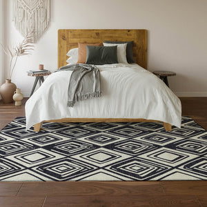 HomeRoots 8' X 10' Black And Ivory Geometric Area Rug - Washable, UV-Protected, Perfect for Modern Homes! 668383