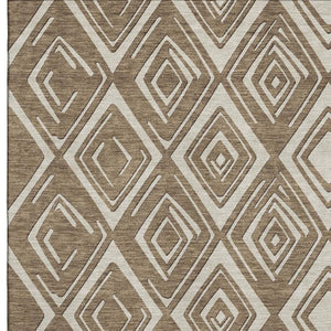 HomeRoots 5' Geometric Area Rug in Brown & Beige - Washable, UV Protected, Durable for Homes with Kids & Pets 668387