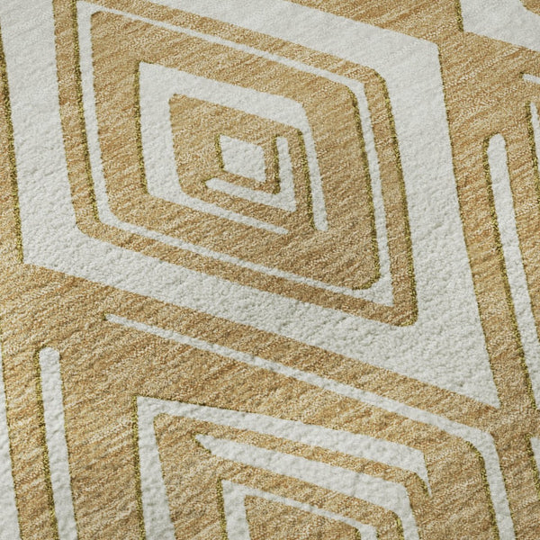 HomeRoots 8' Gold And Ivory Geometric Round Rug - Durable, Washable, UV Protected for Modern Homes & Patios 668394