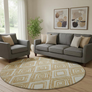 HomeRoots 8' Gold And Ivory Geometric Round Rug - Durable, Washable, UV Protected for Modern Homes & Patios 668394
