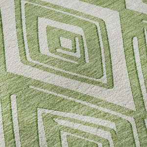 HomeRoots 8' Green and Ivory Geometric Round Washable Rug with UV Protection - Modern, Soft, Durable Design 668400
