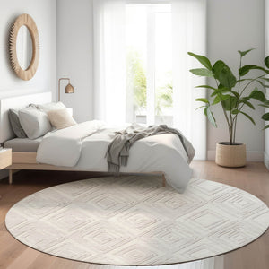 HomeRoots 8' Ivory and Beige Geometric Round Rug – Washable, UV-Protected, Perfect for Family Spaces! 668406