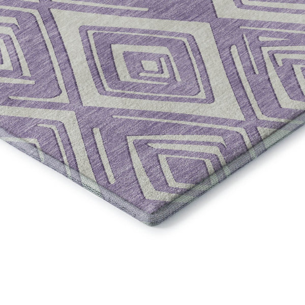 HomeRoots 8' Lavender and Ivory Geometric Round Rug - Washable, UV-Protected, Perfect for High-Traffic Areas! 668412