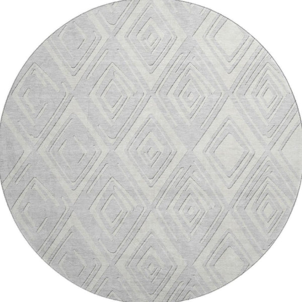 HomeRoots 8' Silver and Ivory Geometric Round Rug - Washable, UV-Protected, Durable for High-Traffic Areas 668448