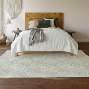 HomeRoots 10' Silver and Ivory Geometric Washable Area Rug with UV Protection – Durable, Stylish, Easy-Care Design 668451