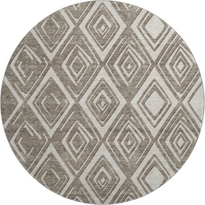 HomeRoots 8' Taupe and Beige Geometric Round Rug - Washable, Stain Resistant, UV Protected for Busy Homes 668454
