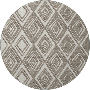 HomeRoots 8' Taupe and Beige Geometric Round Rug - Washable, Stain Resistant, UV Protected for Busy Homes 668454