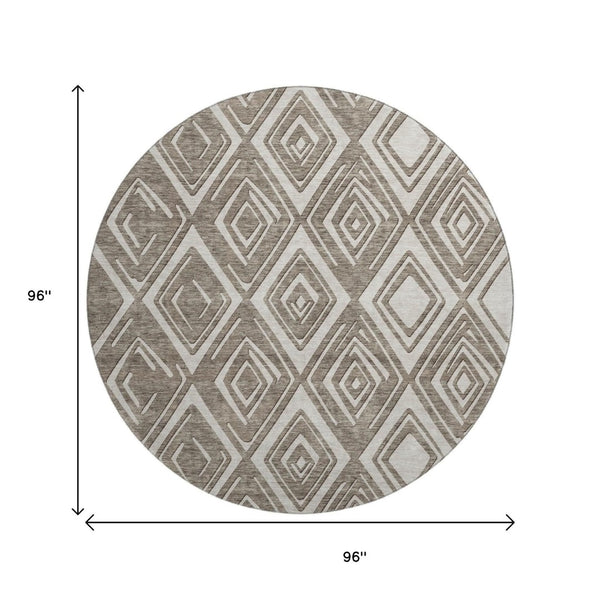 HomeRoots 8' Taupe and Beige Geometric Round Rug - Washable, Stain Resistant, UV Protected for Busy Homes 668454