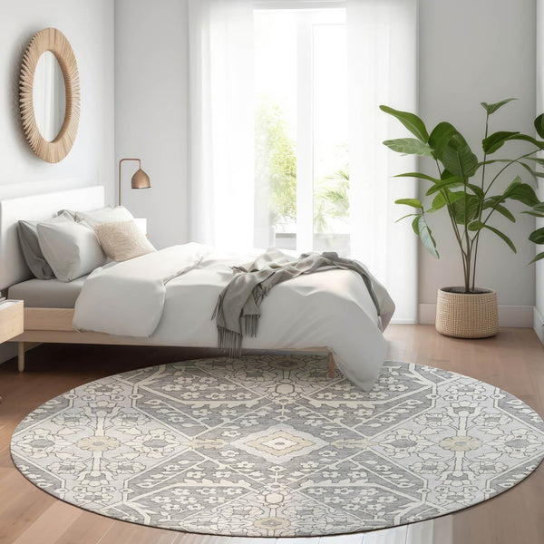 HomeRoots 8' Gray and Ivory Floral Round Rug - Washable, UV Protected, Durable & Stain-Resistant Design! 668510
