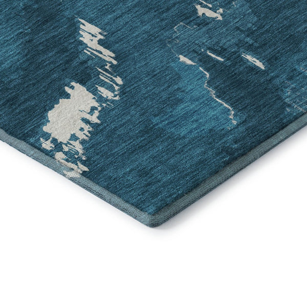 HomeRoots 8' Navy Blue and Ivory Abstract Round Rug - Durable, Washable, UV Protected for Indoor/Outdoor Use 668672