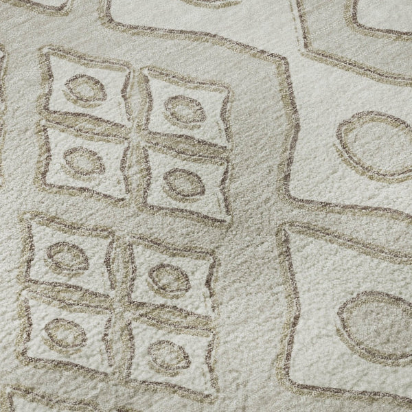 HomeRoots 5' X 8' Beige And Ivory Geometric Area Rug - Washable, UV Protected, Stylish & Durable for Homes 668702
