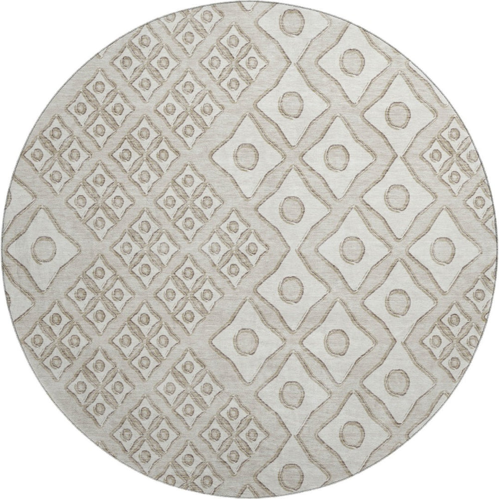 HomeRoots 8' Washable Beige & Ivory Geometric Round Rug with UV Protection - Stylish & Stain-Resistant Design 668703
