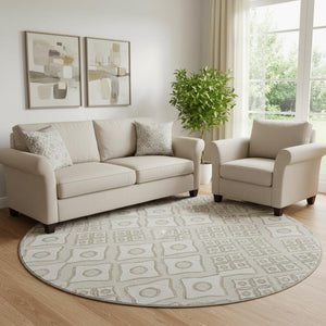 HomeRoots 8' Washable Beige & Ivory Geometric Round Rug with UV Protection - Stylish & Stain-Resistant Design 668703