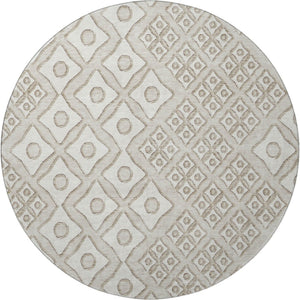 HomeRoots 8' Washable Beige & Ivory Geometric Round Rug with UV Protection - Stylish & Stain-Resistant Design 668703