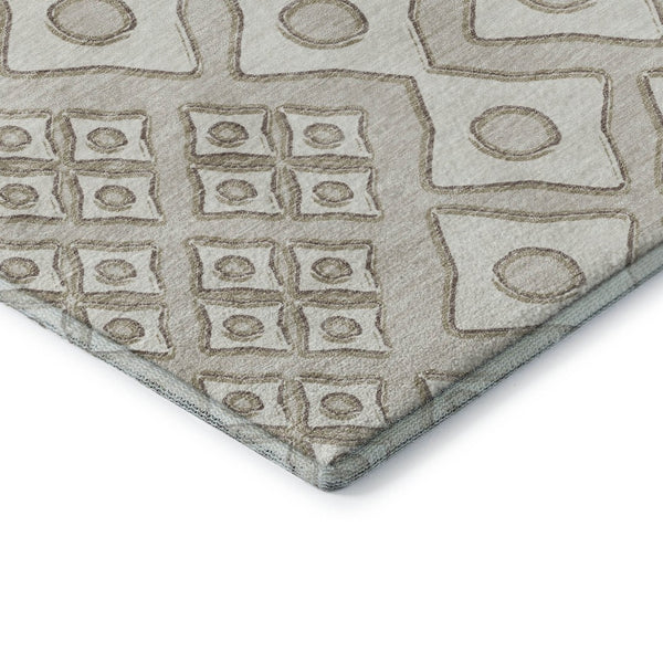 HomeRoots 8' X 10' Geometric Washable Area Rug – Stylish Beige & Ivory Design with UV Protection for Durability 668704