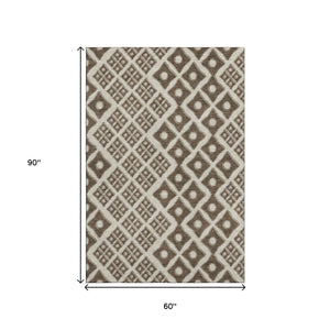 HomeRoots 5' Brown & Beige Geometric Area Rug – Washable, UV Protected, Stain-Resistant, Perfect for Any Room! 668714