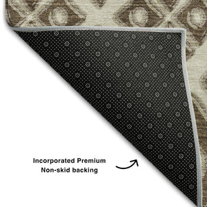 HomeRoots 5' Brown & Beige Geometric Area Rug – Washable, UV Protected, Stain-Resistant, Perfect for Any Room! 668714