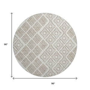 HomeRoots 8' Ivory and Beige Geometric Round Rug - Washable, UV Resistant, Perfect for High-Traffic Areas 668733