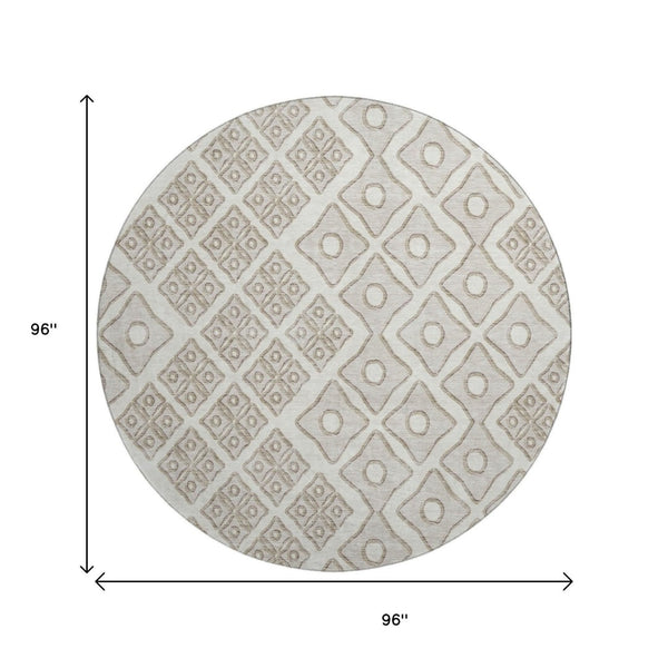 HomeRoots 8' Ivory and Beige Geometric Round Rug - Washable, UV Resistant, Perfect for High-Traffic Areas 668733