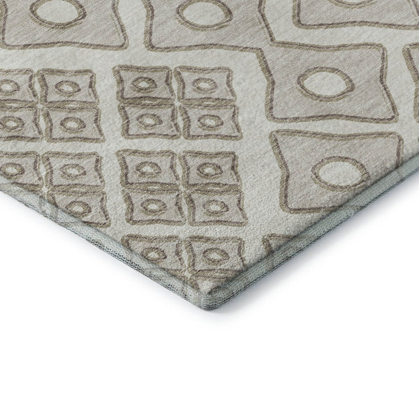 HomeRoots 8' X 10' Ivory & Beige Geometric Area Rug - Washable, UV Protected, Stylish & Stain Resistant Design 668734