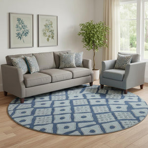 HomeRoots 8' Stylish Navy & Sky Blue Geometric Washable Round Rug with UV Protection - Perfect for Any Space! 668745