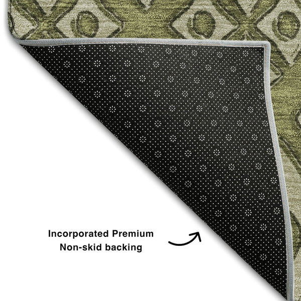 HomeRoots 8' Olive Green & Beige Geometric Washable Round Rug - Durable, Stylish, UV-Protected for High-Traffic Areas 668751