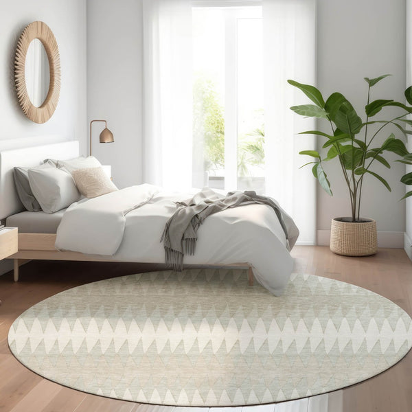 HomeRoots 8' Ivory and Beige Striped Washable Round Rug - UV Protected, Easy-Care, Perfect for Homes with Kids & Pets 668973