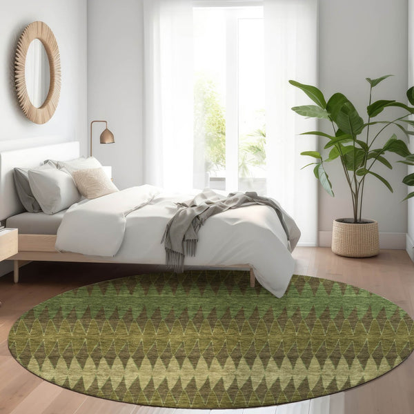 HomeRoots 8' Olive Green and Chocolate Striped Washable Round Rug – UV Protected, Durable, Family-Friendly Design 668979