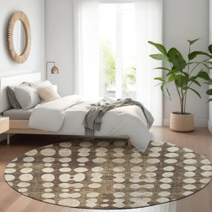HomeRoots 8' Stylish Brown and Beige Polka Dot Washable Round Rug - UV Protected, Easy-Care, Perfect for Any Space! 669099