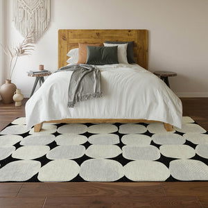 HomeRoots 10' X 14' Washable Black & Ivory Abstract Geometric Area Rug with UV Protection for High Traffic Areas 669168