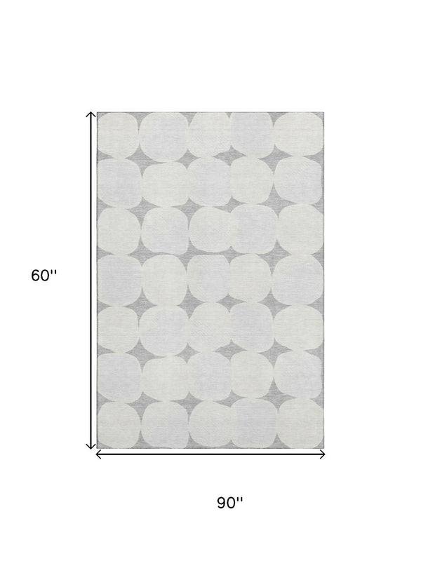 HomeRoots 5' X 8' Gray And Ivory Abstract Geometric Area Rug - Washable, Stain Resistant & UV Protected Rug 669188