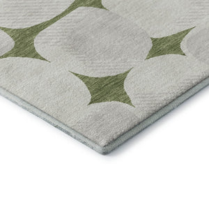 HomeRoots 8' Green and Ivory Abstract Geometric Round Rug - Washable, UV Protected, Perfect for High-Traffic Areas 669195