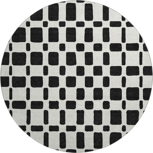 HomeRoots 8' Black and Ivory Geometric Washable Round Rug - Durable, Stain-Resistant, UV Protected Design! 669255