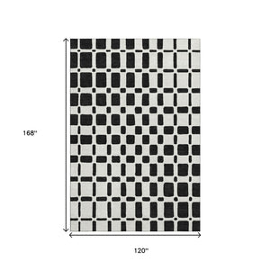 HomeRoots 10' X 14' Black And Ivory Geometric Area Rug - Stylish, Washable, UV-Protected for High-Traffic Spaces 669258