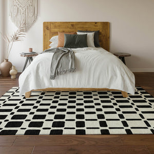 HomeRoots 10' X 14' Black And Ivory Geometric Area Rug - Stylish, Washable, UV-Protected for High-Traffic Spaces 669258