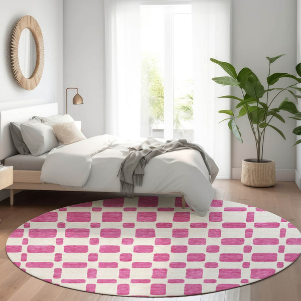 HomeRoots 8' Blush and Ivory Geometric Round Rug - Oversized, Washable, UV-Protected, Perfect for High-Traffic Areas 669261