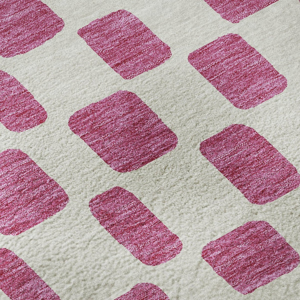 HomeRoots 8' Blush and Ivory Geometric Round Rug - Oversized, Washable, UV-Protected, Perfect for High-Traffic Areas 669261