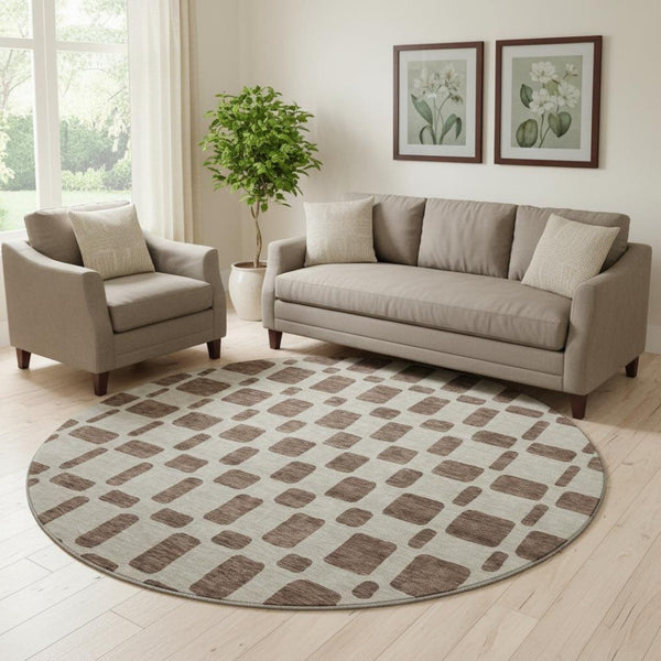 HomeRoots 8' Brown and Ivory Geometric Washable Round Rug - Durable, UV-Resistant, Perfect for High-Traffic Spaces! 669267