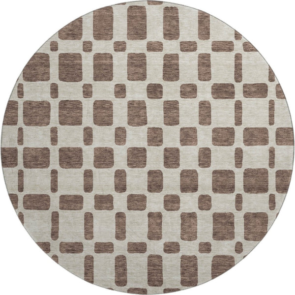 HomeRoots 8' Brown and Ivory Geometric Washable Round Rug - Durable, UV-Resistant, Perfect for High-Traffic Spaces! 669267