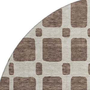 HomeRoots 8' Brown and Ivory Geometric Washable Round Rug - Durable, UV-Resistant, Perfect for High-Traffic Spaces! 669267