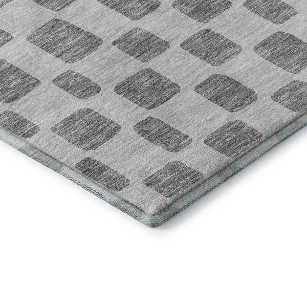 HomeRoots 5' X 8' Gray And Ivory Geometric Area Rug - Stain-Resistant, UV Protected, Easy Care for Modern Homes 669272