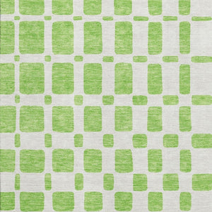 HomeRoots 5' Geometric Lime Green and Ivory Washable Area Rug – UV Protected, Durable & Kid-Friendly Design! 669284